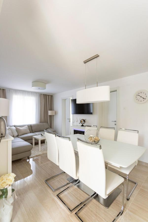 Luxury Mantinela Apartment มาลินสกา ภายนอก รูปภาพ