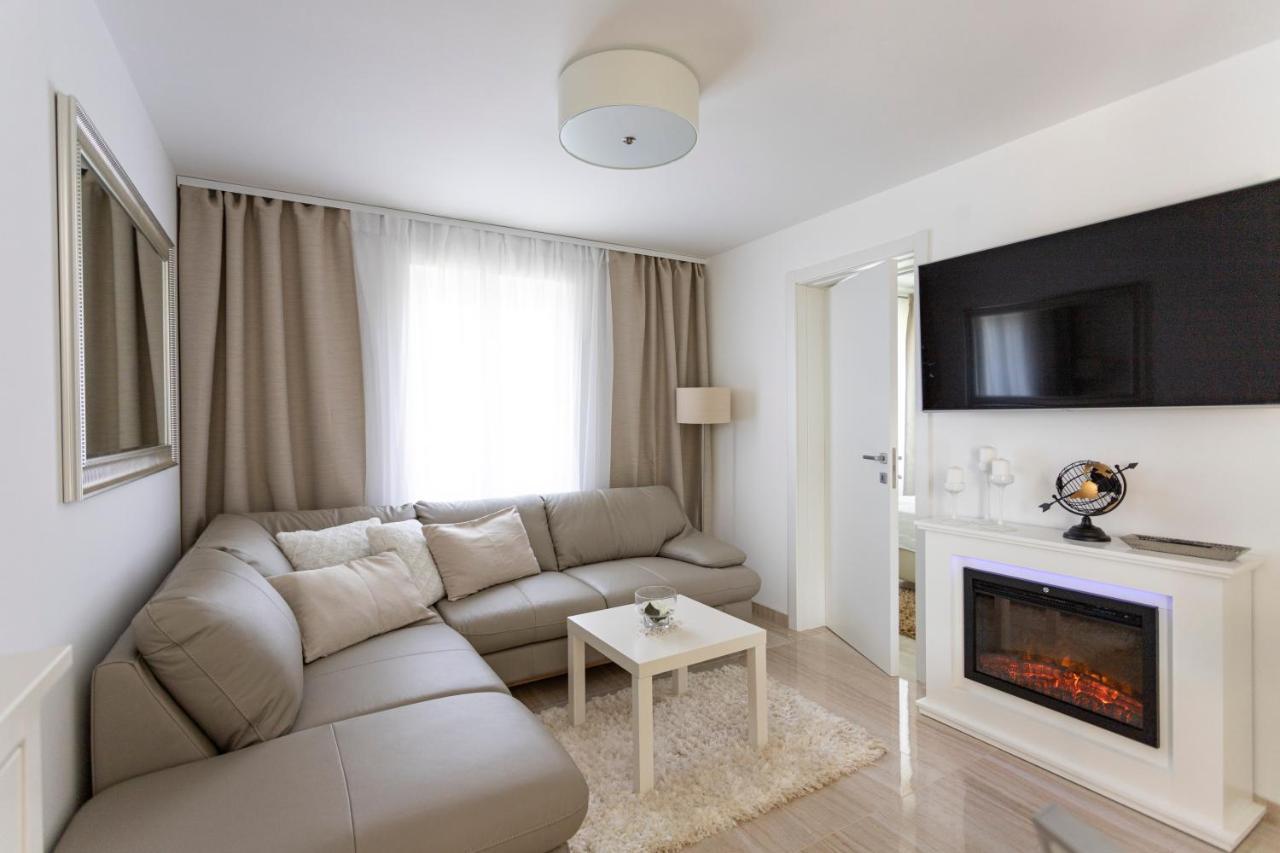 Luxury Mantinela Apartment มาลินสกา ภายนอก รูปภาพ